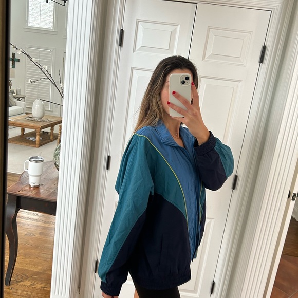 Target Retro Windbreaker - Picture 4 of 4